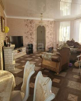 Дом 326м&sup2;, 3-этажный, участок 800 сот.  