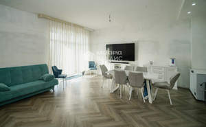 Дом 260м&sup2;, 2-этажный, участок 3 сот.  