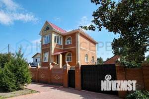 Коттедж 227м², 3-этажный, участок 7 сот.  
