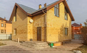 Дом 260м², 2-этажный, участок 10 сот.  