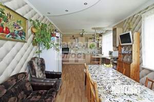 Коттедж 268м², 2-этажный, участок 15 сот.  