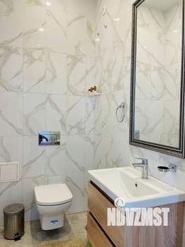 Коттедж 300м&sup2;, 2-этажный, участок 8 сот.  