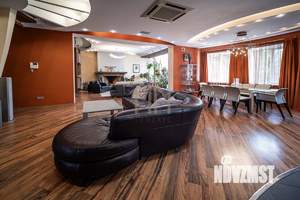 Таунхаус 650м², 3-этажный, участок 250 сот.  