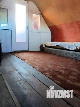 Дом 30м&sup2;, 2-этажный, участок 5 сот.  