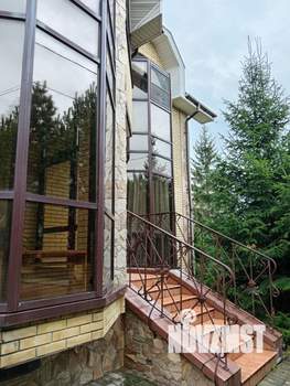 Коттедж 302м², 2-этажный, участок 20 сот.  