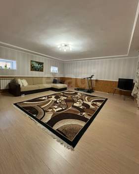 Дом 378м², 3-этажный, участок 10 сот.  