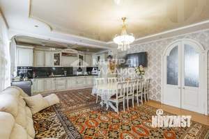Дом 251м², 2-этажный, участок 4 сот.  