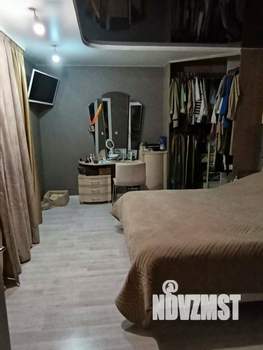 Коттедж 300м&sup2;, 3-этажный, участок 8 сот.  