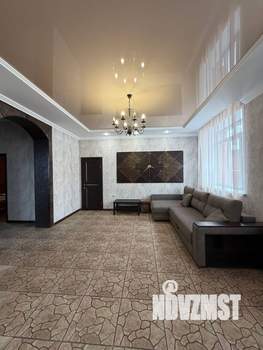 Коттедж 251м&sup2;, 3-этажный, участок 10 сот.  