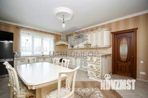 Коттедж 384м&sup2;, 3-этажный, участок 7 сот.  