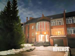 Таунхаус 640м&sup2;, 3-этажный, участок 30 сот.  