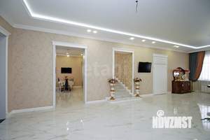 Дом 252м&sup2;, 2-этажный, участок 4 сот.  