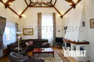 Коттедж 240м², 2-этажный, участок 10 сот.  