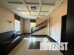 Дом 310м², 2-этажный, участок 8 сот.  