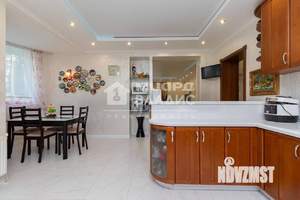 Дом 326м², 3-этажный, участок 12 сот.  