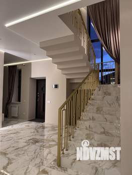 Коттедж 350м², 2-этажный, участок 8 сот.  