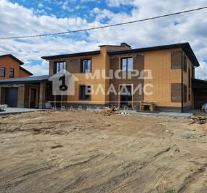 Дом 180м², 2-этажный, участок 5 сот.  