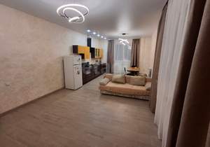 Дом 221м&sup2;, 3-этажный, участок 5 сот.  