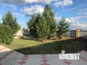 Коттедж 225м², 2-этажный, участок 10 сот.  