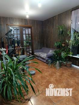 Коттедж 300м&sup2;, 3-этажный, участок 8 сот.  