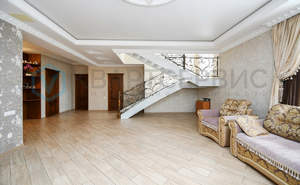 Дом 384м&sup2;, 3-этажный, участок 7 сот.  