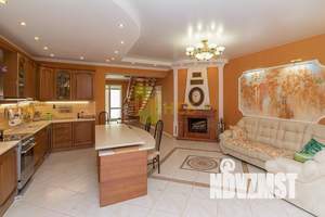 Таунхаус 323м&sup2;, 3-этажный, участок 5 сот.  