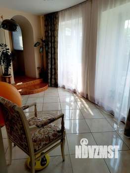 Коттедж 260м², 3-этажный, участок 6 сот.  