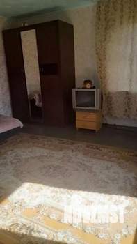 Дом 30м&sup2;, 2-этажный, участок 6 сот.  