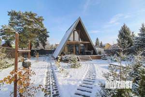 Дом 93м&sup2;, 2-этажный, участок 5 сот.  