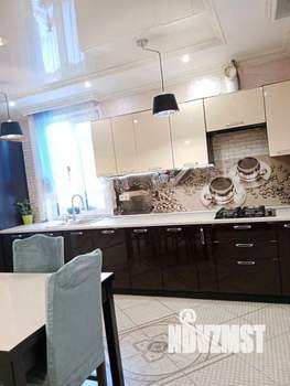 Дом 210м&sup2;, 2-этажный, участок 4 сот.  