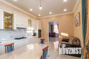 Коттедж 252м&sup2;, 2-этажный, участок 5 сот.  