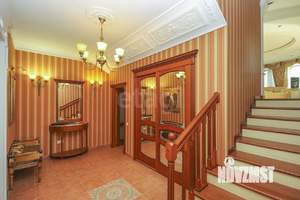 Дом 640м², 3-этажный, участок 30 сот.  