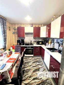 Дом 60м&sup2;, 2-этажный, участок 6 сот.  