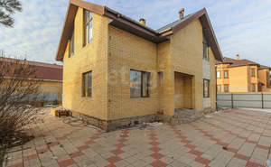 Дом 260м², 2-этажный, участок 10 сот.  