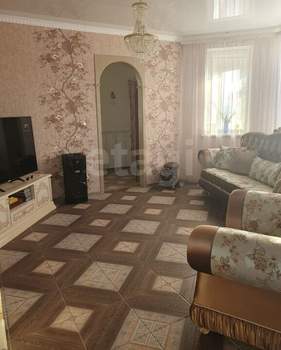 Дом 326м&sup2;, 3-этажный, участок 800 сот.  