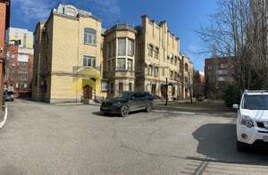 Дом 180м², 3-этажный, участок 0 сот.  