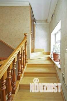 Дом 490м&sup2;, 3-этажный, участок 7 сот.  