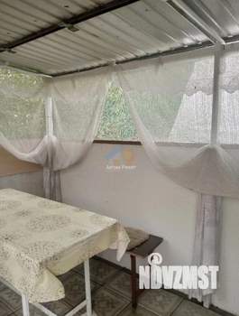 Дом 40м&sup2;, 2-этажный, участок 6 сот.  