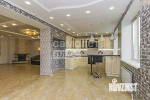 Коттедж 320м&sup2;, 2-этажный, участок 10 сот.  