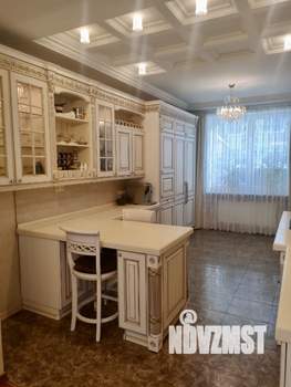 Таунхаус 301м&sup2;, 4-этажный, участок 1 сот.  