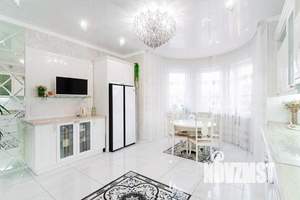 Дом 268м², 2-этажный, участок 9 сот.  