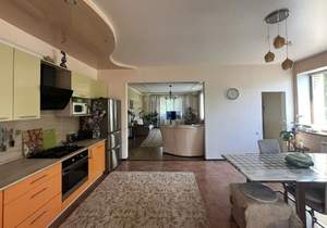 Дом 468м&sup2;, 2-этажный, участок 11 сот.  