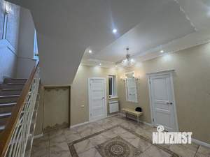 Коттедж 220м², 2-этажный, участок 5 сот.  