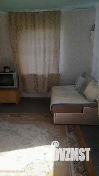 Дом 30м&sup2;, 2-этажный, участок 6 сот.  