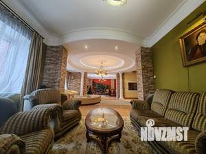 Таунхаус 640м&sup2;, 3-этажный, участок 30 сот.  