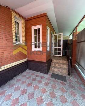 Дом 220м², 2-этажный, участок 5 сот.  
