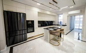 Дом 160м&sup2;, 2-этажный, участок 4 сот.  