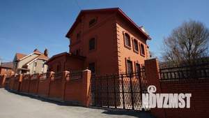 Коттедж 305м&sup2;, 3-этажный, участок 16 сот.  