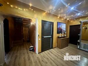 Коттедж 210м², 2-этажный, участок 10 сот.  