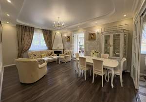 Дом 220м², 2-этажный, участок 5 сот.  